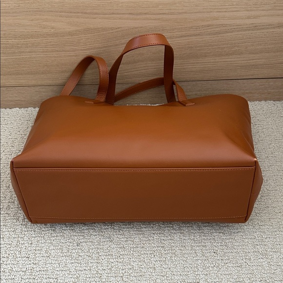 Quinn’s classic Italian leather tote, cognac, EUC - Picture 3 of 3